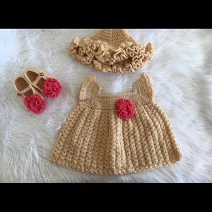 Crochet set for baby girls